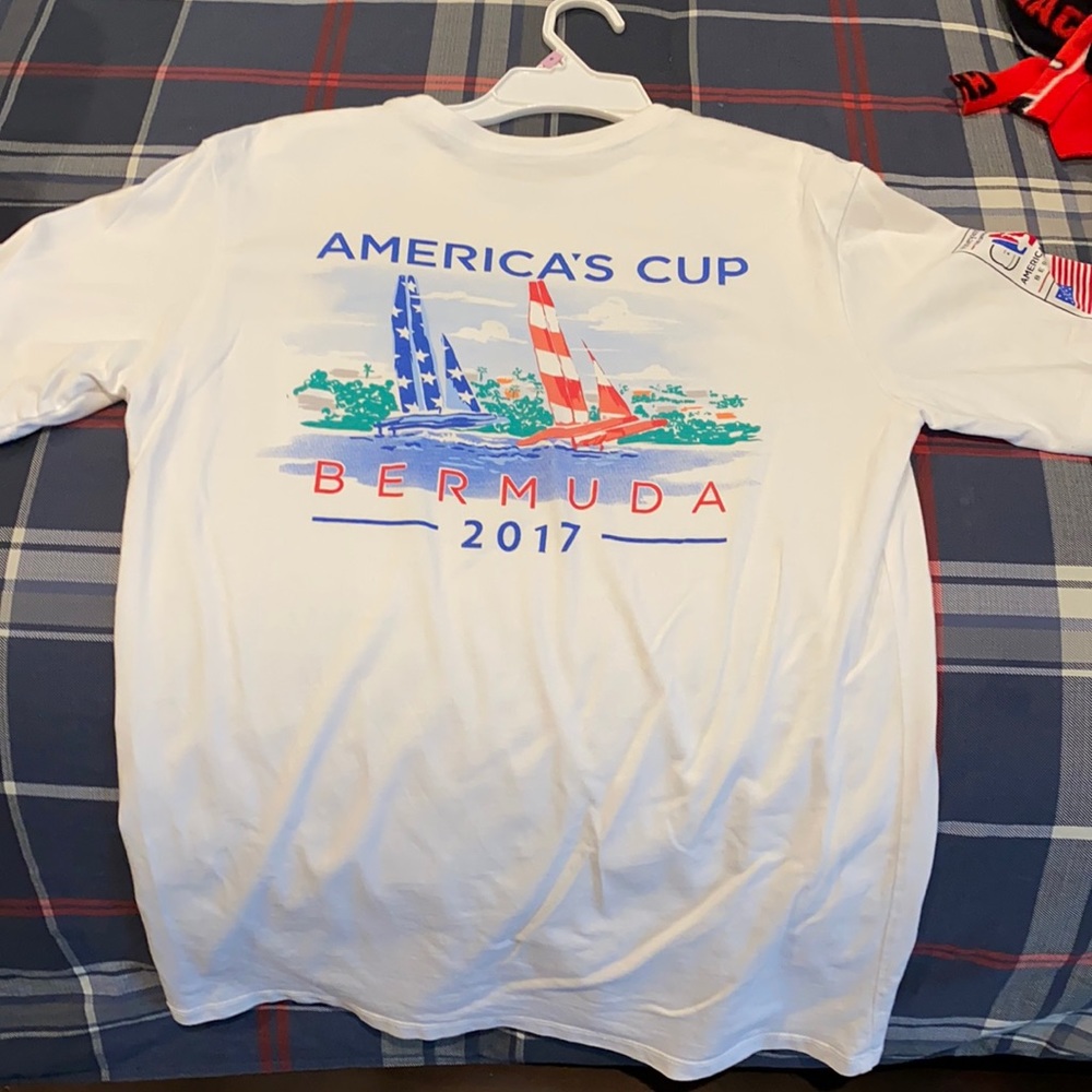 Vineyard vines t shirt